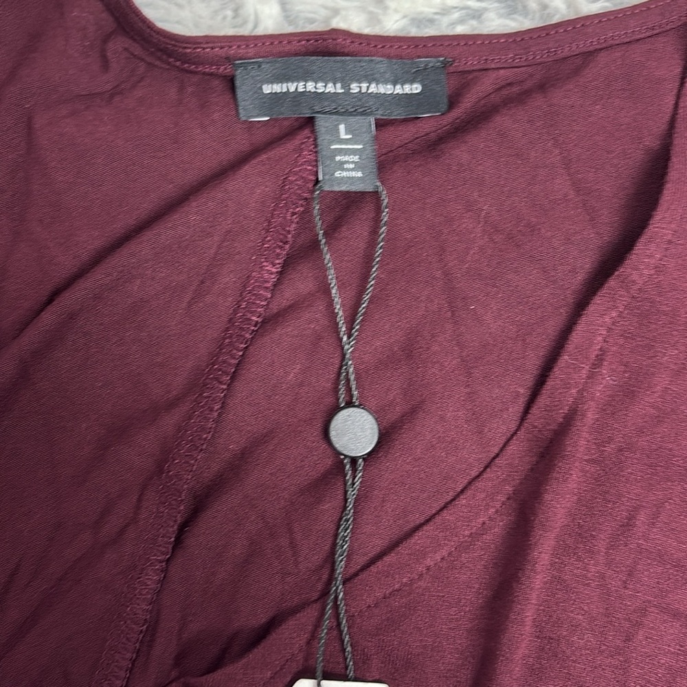 Universal Standard Deep Burgundy Short Sleeve V-Neck Large - Picture 7 of 9
